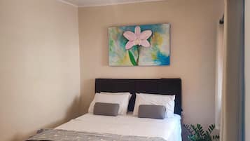 1 bedroom, free WiFi, bed sheets