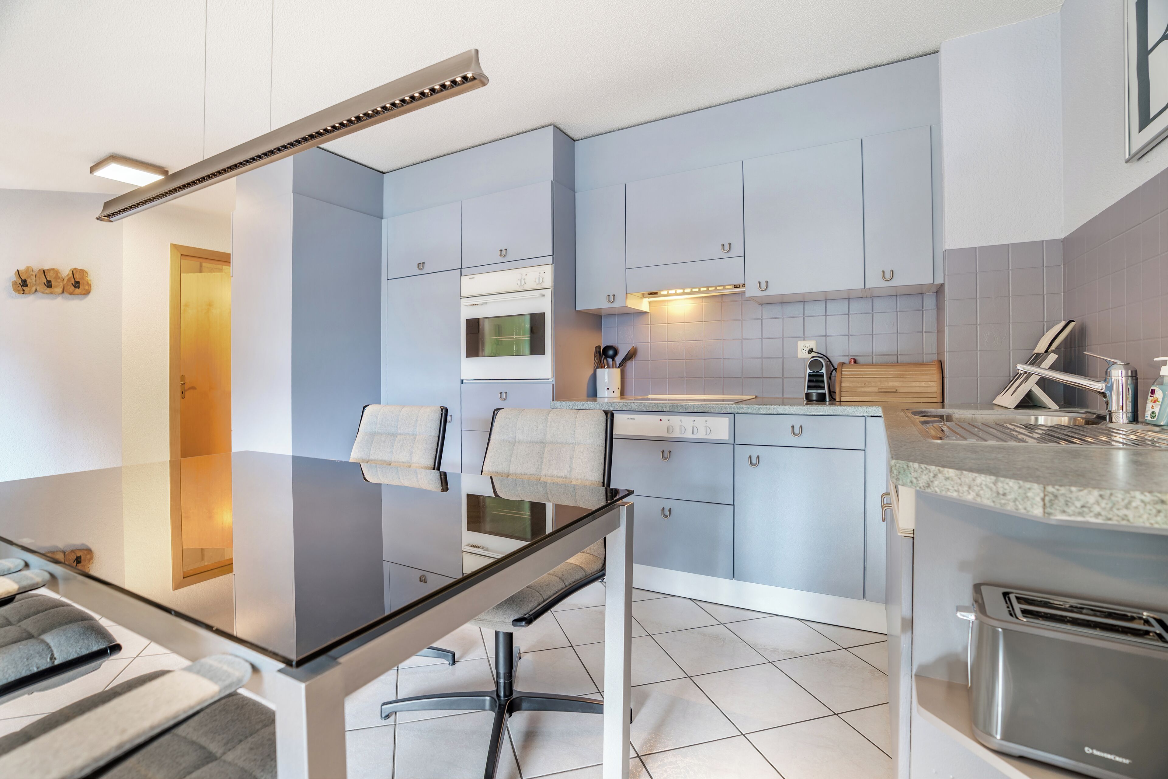 Micro-ondes, four, plaque de cuisson, lave-vaisselle