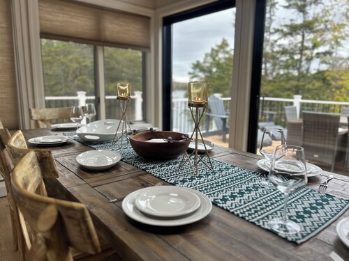 Beautiful 5-bedroom close to skiing, Hudson and indoor fireplace