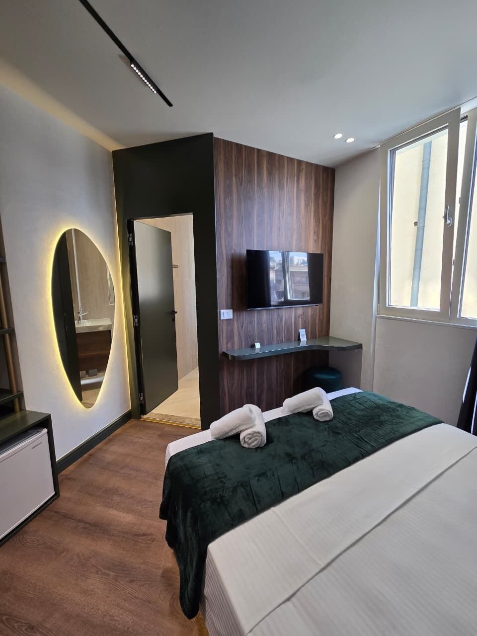 Standard Double Room | Minibar, iron/ironing board, free WiFi, bed sheets