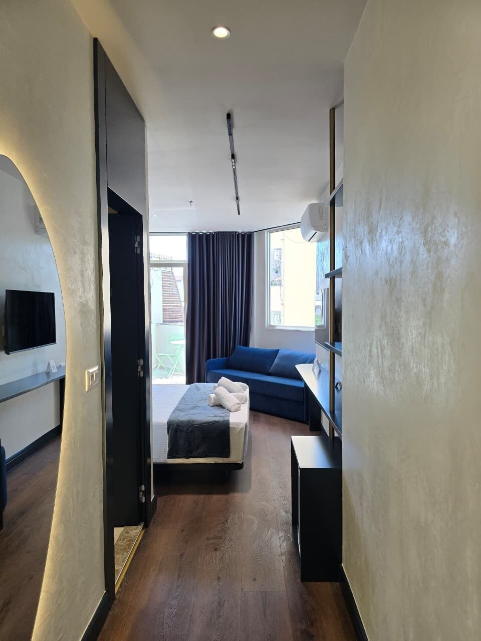 Standard Double Room, Balcony | Minibar, iron/ironing board, free WiFi, bed sheets