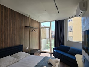Chambre Standard double, balcon | Minibar, fer et planche à repasser, accès au Wi-Fi (inclus)