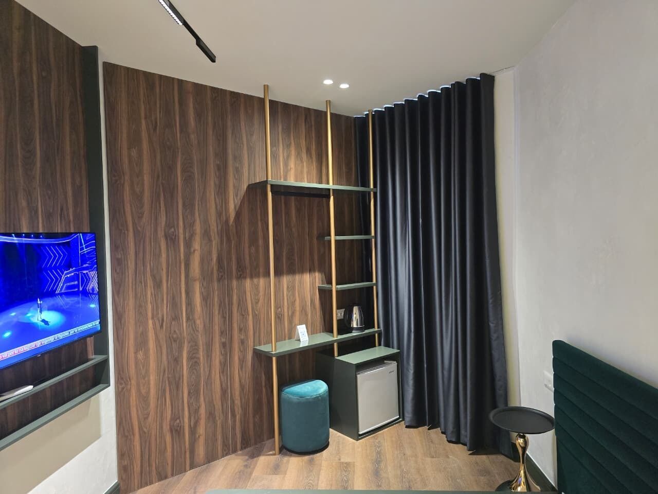 Quarto casal standard | Frigobar, ferros/tábuas de passar roupa, Wi-Fi de cortesia