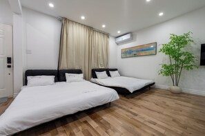 3 bedrooms, iron/ironing board, internet, bed sheets