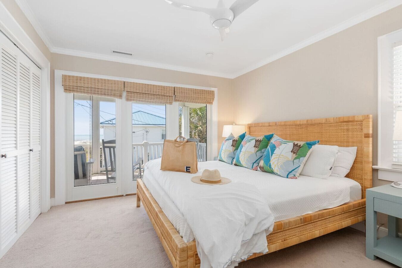 4 bedrooms, desk, iron/ironing board, WiFi