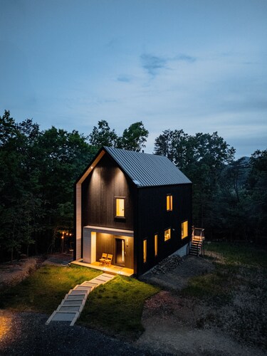 NEW Scandinavian Cabin Near Shenandoah Natl Park w/ Hot Tub