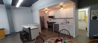 Historic 2-bedroom apartment with AC in charming Pueblo