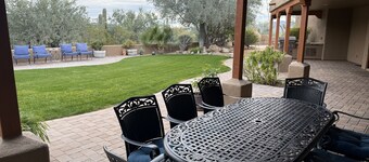 4 bedroom/4 bath custom home on 5 acres, perfect for family reunion/golf outings