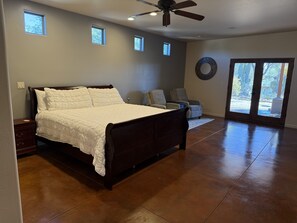 4 chambres, fer et planche à repasser, Wi-Fi, draps fournis