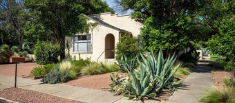 The Lovie House - Historic Retreat