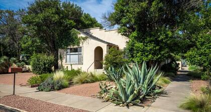The Lovie House - Historic Retreat