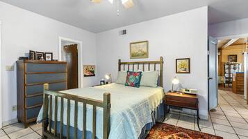 2 habitaciones, escritorio, cuna de viaje y wifi