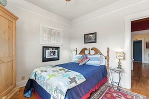 2 chambres, bureau, lit de bébé portatif, Wi-Fi