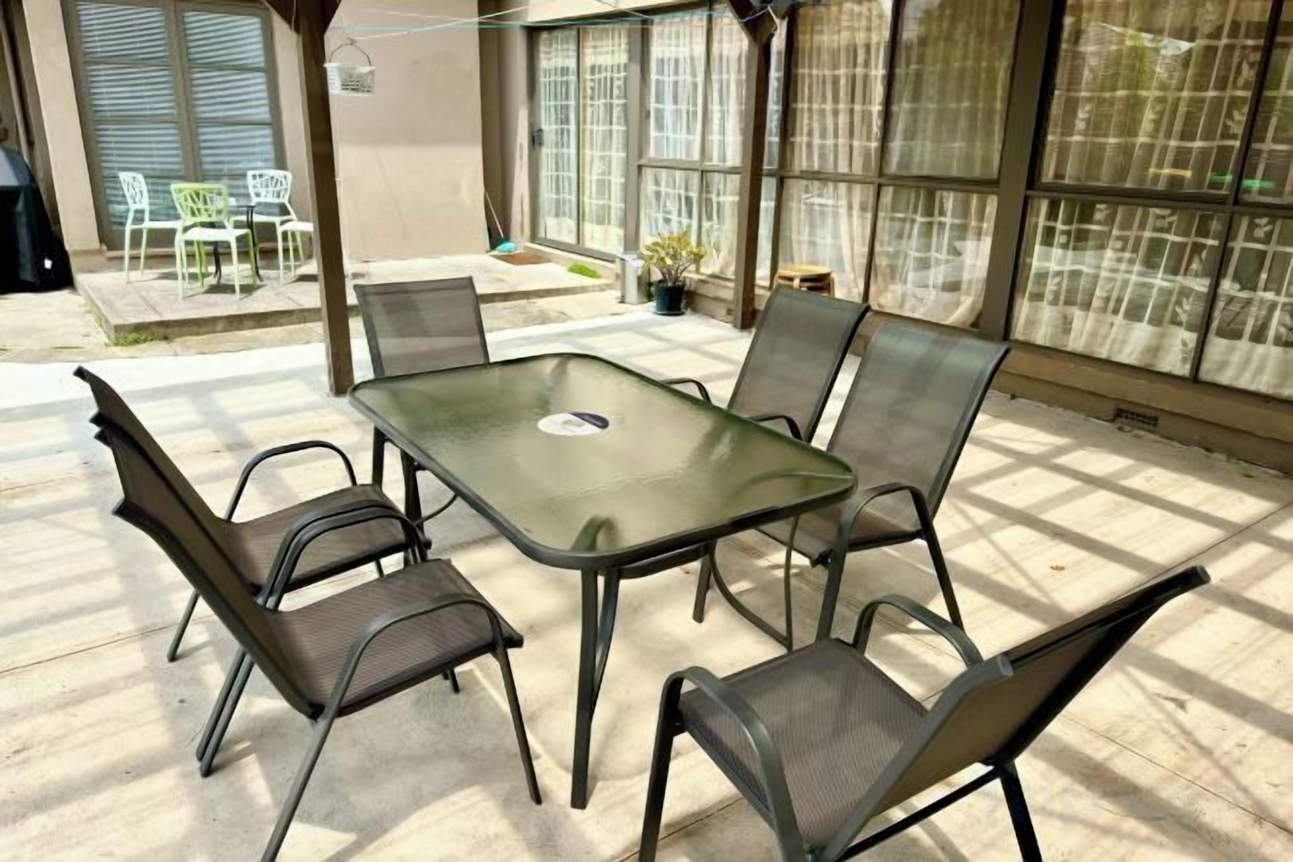 Tempat makan luar