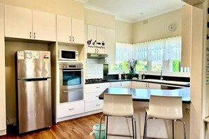 Private kitchen - Four Season Home (Bentleigh)