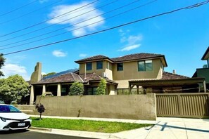 Exterior - Four Season Home (Bentleigh)