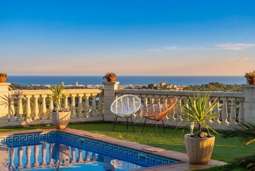 Sea View Villa | Pool BBQ & Beach - Barcelona