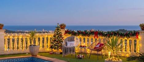 Et oppvarmet basseng