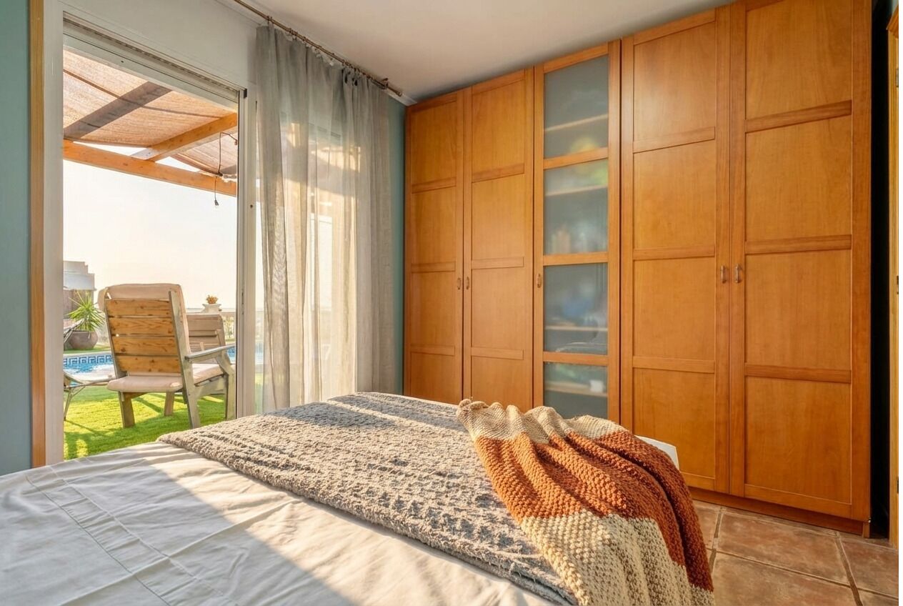 4 slaapkamers, een strijkplank/strijkijzer, wifi, beddengoed