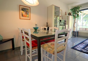 House | Dining