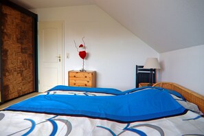 House | 2 bedrooms, individually furnished