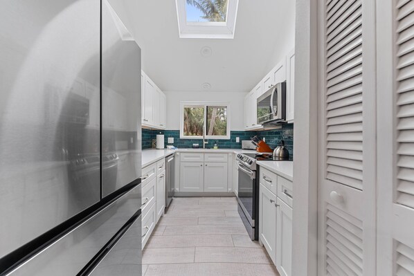 Microwave, oven, stovetop, dishwasher