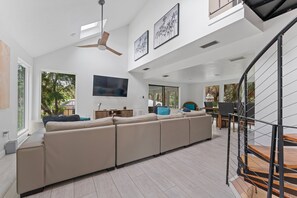 Smart TV, ping pong, books, computer monitors