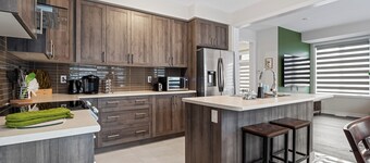 Niagara Getaway: 4 BDR• Mins from Falls & Wineries