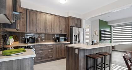 Niagara Getaway: 4 BDRâą Mins from Falls & Wineries