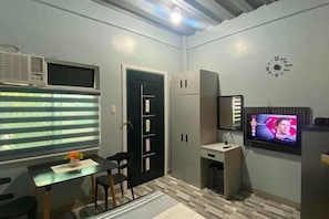 Room - Amplayo Apartelle Studio Type Unit (Cagayan De Oro)