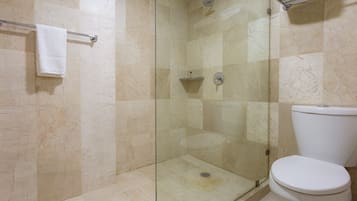 Standard Double Room | Bathroom
