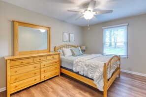 3 bedrooms, WiFi, bed sheets, wheelchair access
