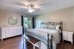 3 bedrooms, WiFi, bed sheets, wheelchair access