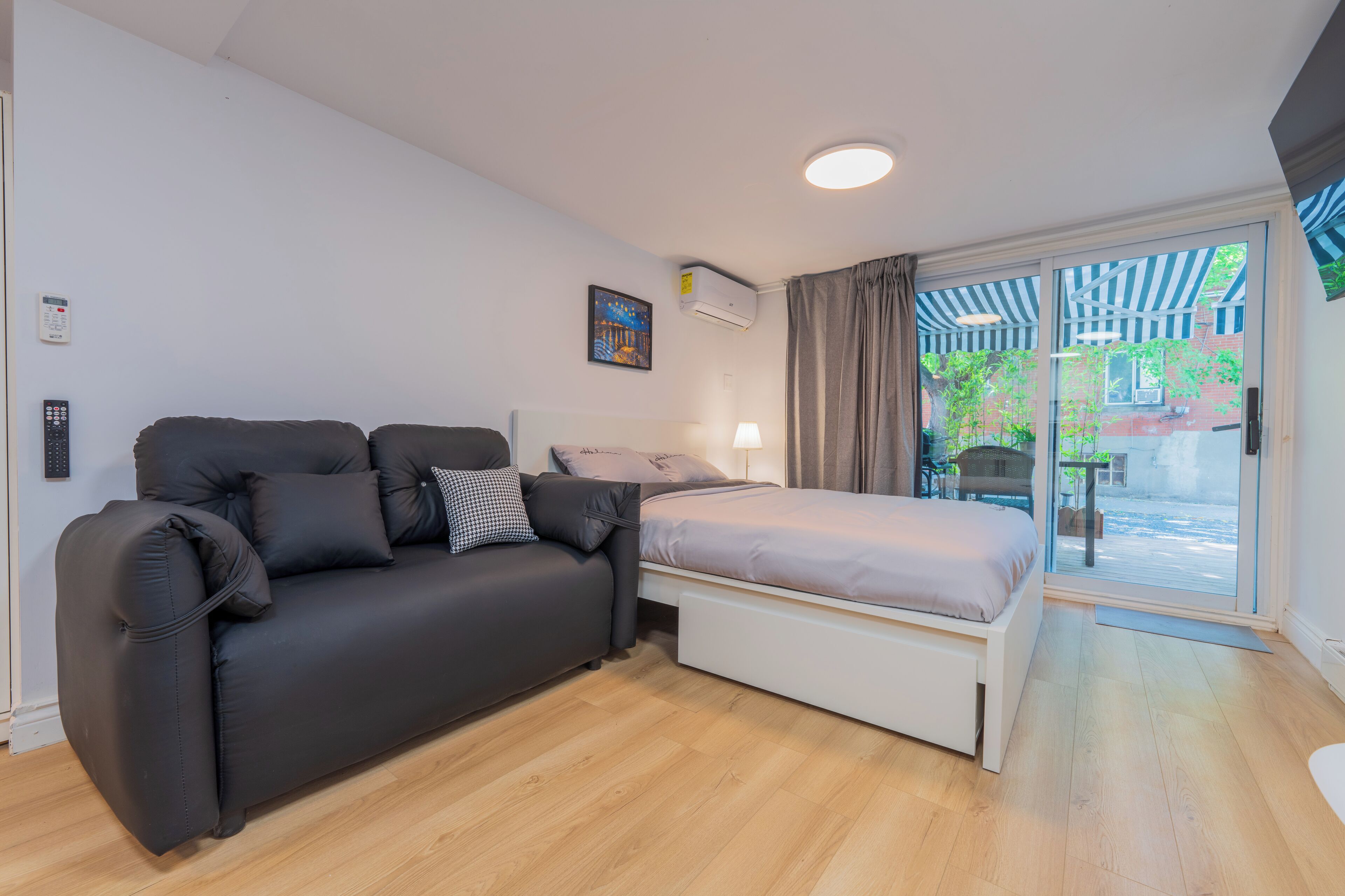 1 habitación, tabla de planchar con plancha, wifi gratis y ropa de cama 