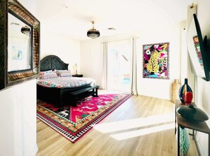 Desk, iron/ironing board, travel crib, WiFi - Casa Mirage - A Moroccan Escape in the Desert (Bermuda Dunes)