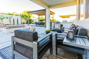 Outdoor dining - ROYAL Desert Villa, POOL/SPA/Family Fun! (Indio)