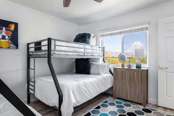 5 bedrooms, desk, iron/ironing board, travel cot