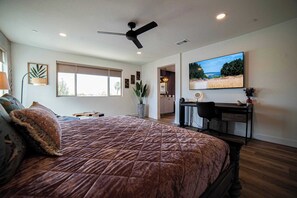 7 bedrooms, desk, iron/ironing board, travel cot