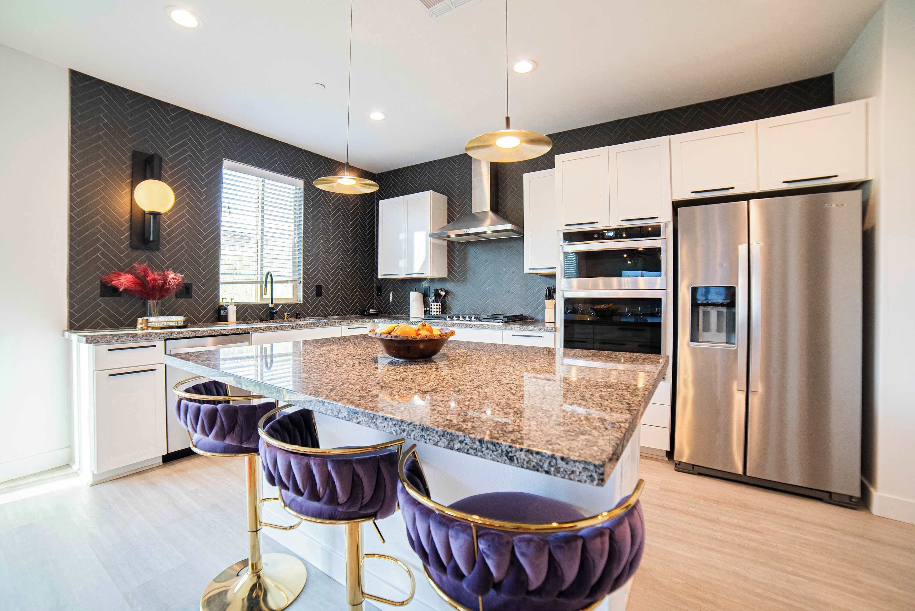 冰箱、微波炉、烤箱、炉灶