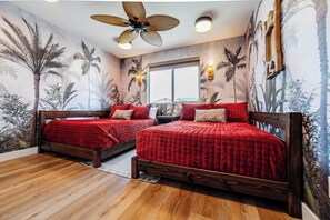 6 bedrooms, desk, iron/ironing board, travel cot