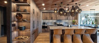 7 bedrooms! 9 beds! Exclusive Resort- Sol & Luna