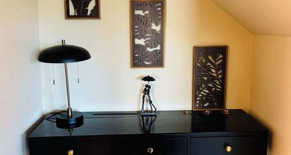 15 people! 7 bedrooms! 10 beds! Villa Secreta