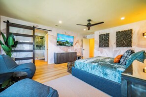7 bedrooms, desk, iron/ironing board, travel crib