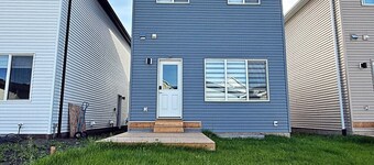 Edgemont Getaway Upstairs | King Bed, Garage, WEM