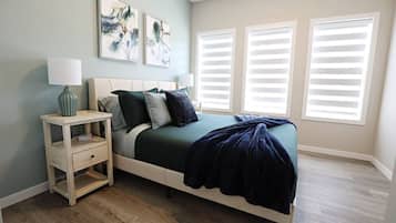 4 bedrooms, desk, iron/ironing board, travel cot