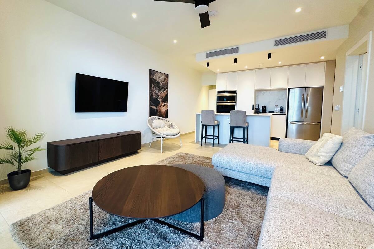 Apartamento superior, balcón, vistas al mar | Interior