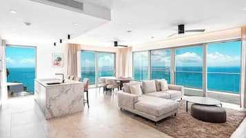 Egyptian cotton sheets, premium bedding, in-room safe, blackout drapes