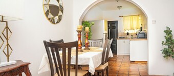 Delightful 2-bedroom apartment with AC in Cayon at the historic Brighton Estate