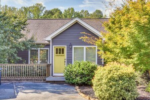 Exterior - Lakefront Fun Near Clemson! Retreat w/ Pool Access (Seneca)