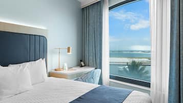 Standard Single Room, 1 King Bed with Sofa bed | In-room safe, free WiFi, bed sheets, wheelchair access